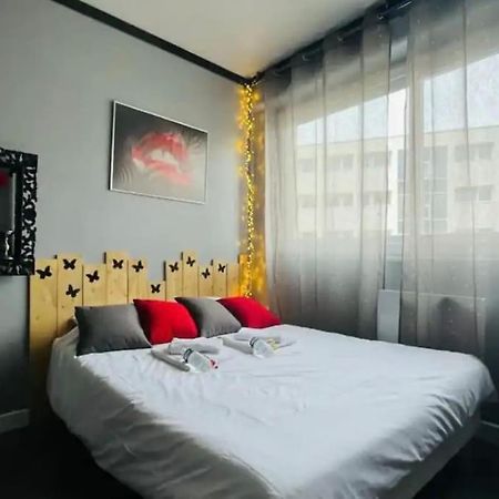 Orphelin Studio Avec Balneo Proche Centre Ville Реймс Екстериор снимка