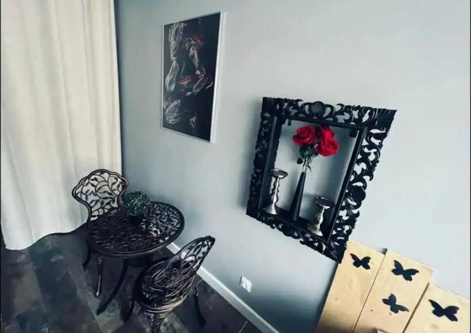 Orphelin Studio Avec Balneo Proche Centre Ville Реймс Екстериор снимка